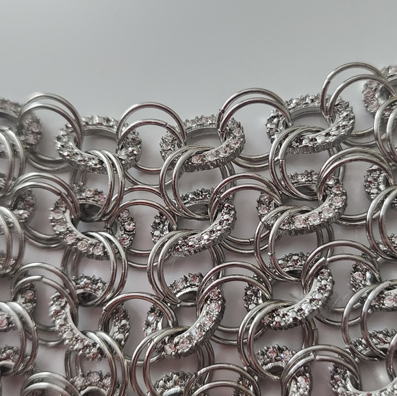 Guess vintage necklace. NWT - Picture 4 of 4